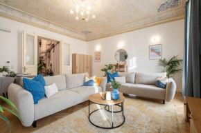 Comfy downtown hideaway with urban touch